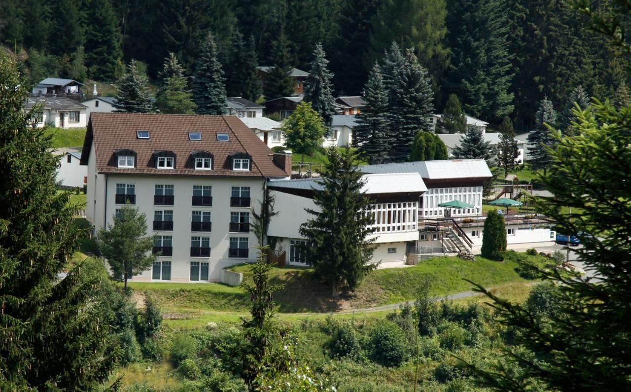 Waldhotel Feldbachtal Neuhaus am Rennweg Dış mekan fotoğraf