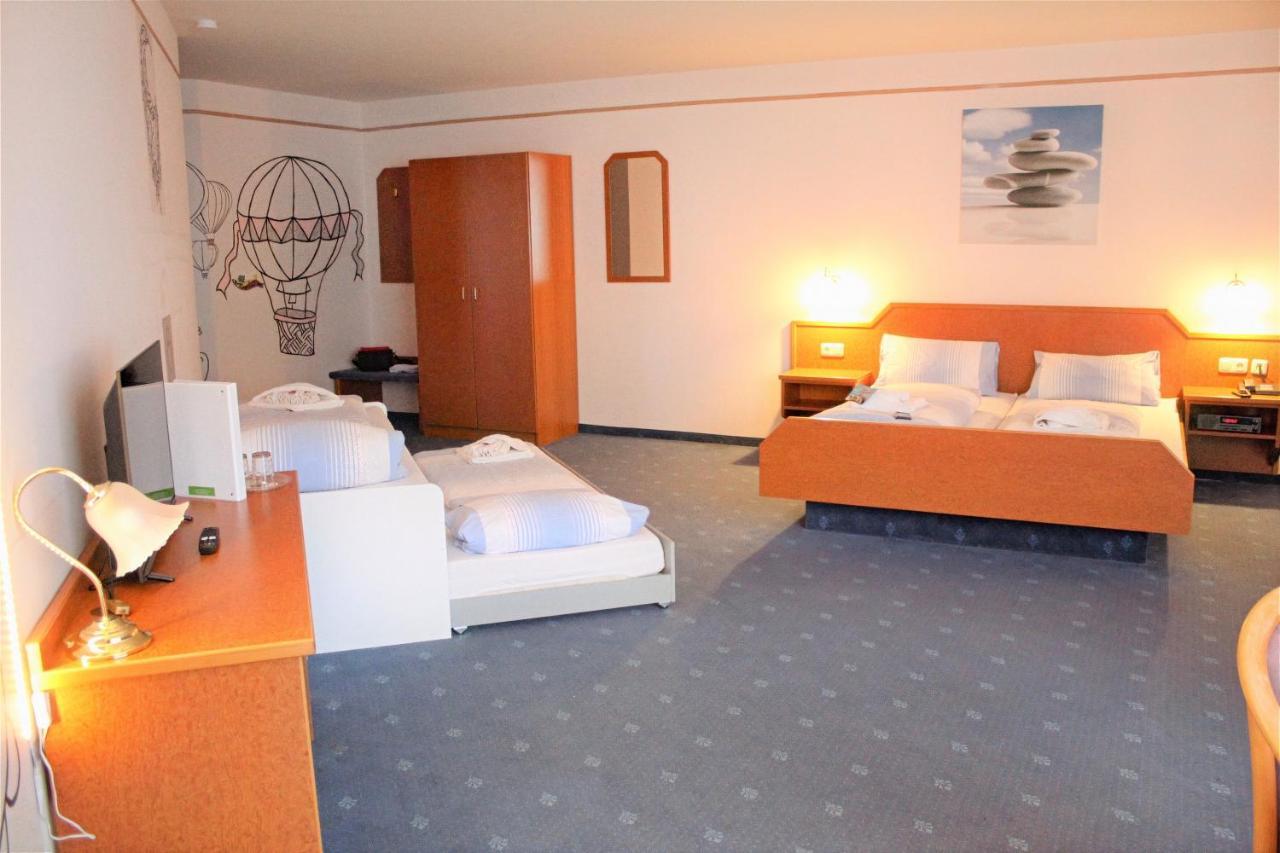 Waldhotel Feldbachtal Neuhaus am Rennweg Dış mekan fotoğraf